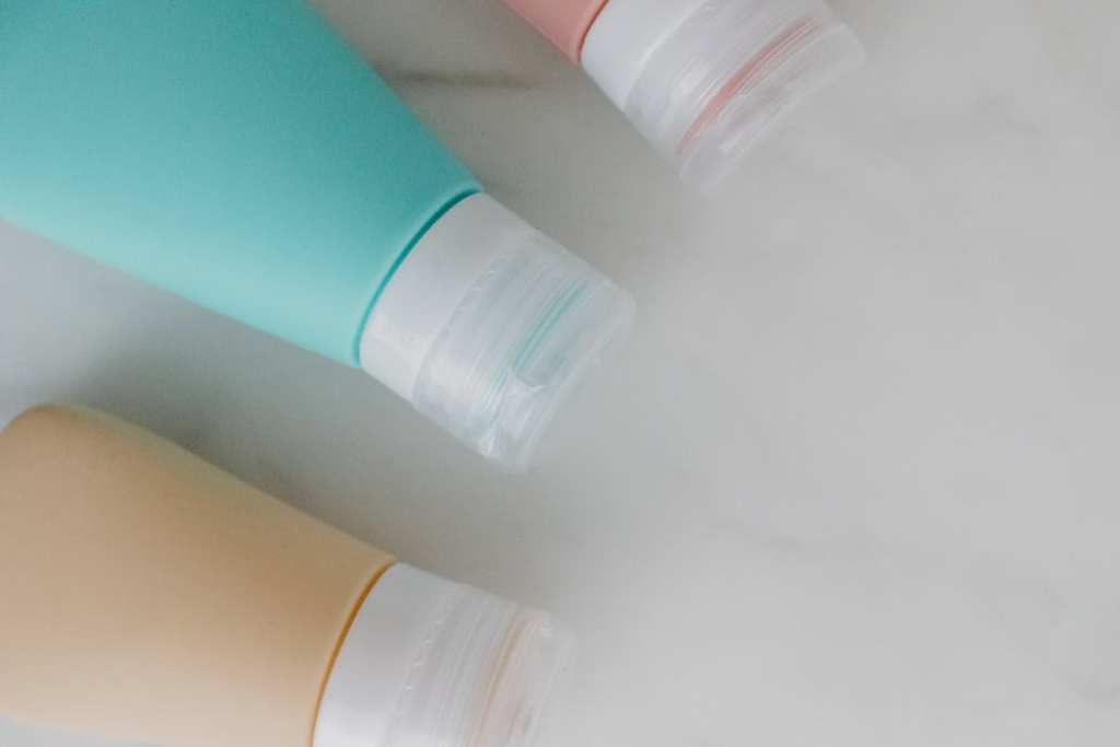 A photo showing tubes of various colors.