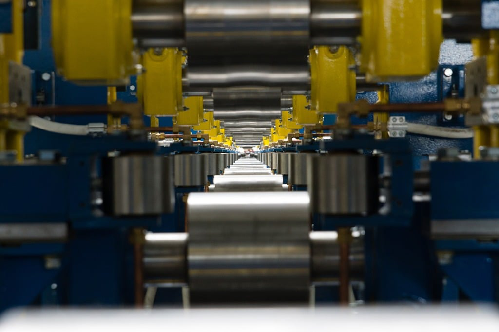 An overview of multiple filling lines in the production facility.